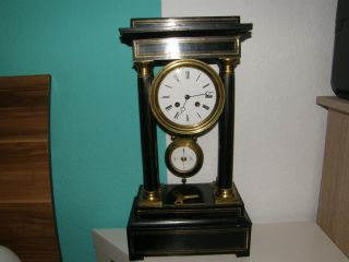Antik Biedermeieruhr Uhr Kaminuhr Holz Gehäuser Mit Schlüssel Wohl Um1850 Bild