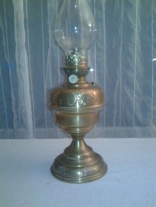 Antik Petroleumlampe Öllampe Messing Tischlampe. Bild
