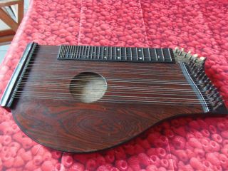 Antike Zitter Zither Musikinstrument Holz Antique Dithter Gitarrenzitter Bild