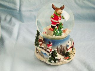 Schneekugel Spieluhr Rudolph,  Ca.  15 Cm Hoch,  Elch Bewegt Sich,  Spielt Rudolph The. Bild