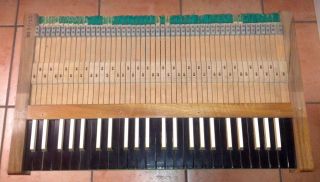 Orgel - / Harmonium Klaviatur,  Historisch,  Auch Zu Dekozwecken,  Tasten Bild