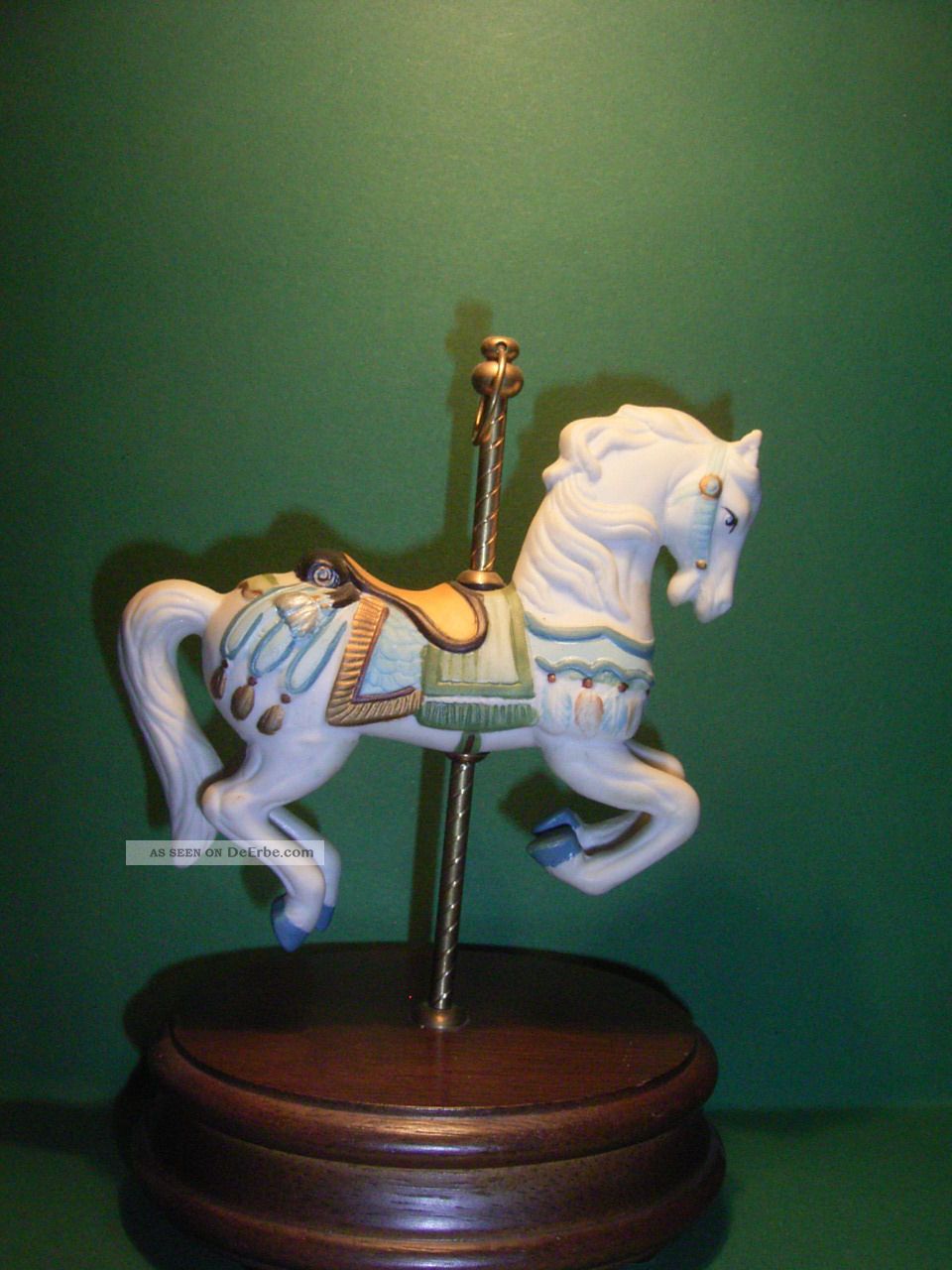 Pferd - Karussellpferd Aus Porzellan Auf Holzsockel = Spieluhr Mechanische Musik Bild