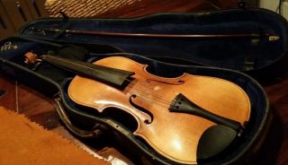 Sehr Alte Geige Mit Zettel Bild