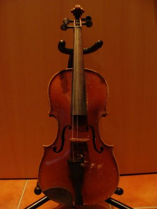Biete Interessante Geige / Violine. Bild