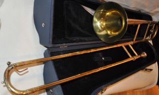 Alte Posaune,  Trombone,  Gold - /messingfarben - Made In Poland Mit Koffer Bild