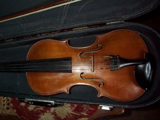 Dachbodenräumung Uralte Geige Bild