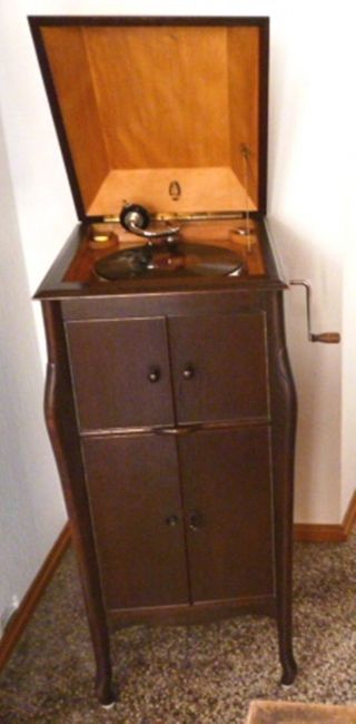 Antikes Schrank - Grammophon 