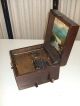 Polyphon Modell 28 S Um 1892 Mit 3 Blechplatten Spieldose Spieluhr Antik Mechanische Musik Bild 1