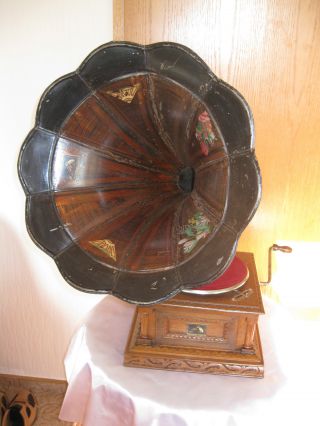 Grammophon Mit Trichter Holzgehäuse Bild