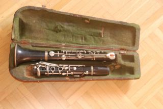 Alte Gebrauchte Klarinette,  Hersteller V.  Kohlerta,  Im Alten Holzetui,  Etui Bild