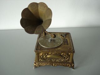 Antike Grammophon - Spieluhr Mit Benzinfeuerzeug Massiv Floraler Dekor Um1920/30 Bild