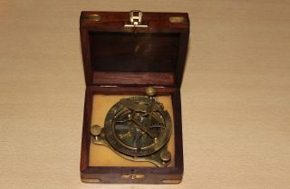 Peilkompass Peil - Kompass Messing,  Holzbox,  Sonnenuhr Kompass Tarierbar Boot Bild