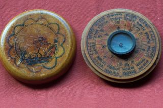 Alter Chinesischer Kompass Taschenkompass In Holzgehäuse M.  Kalender? Bild