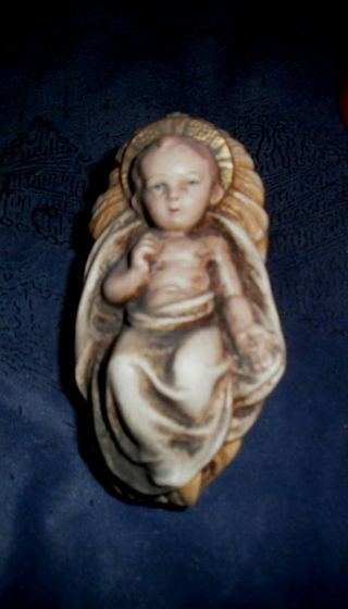 Friedel:altes Jesuskind In Krippe - - Handbemalt Und Aus Keramik Bild