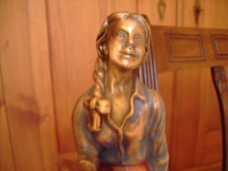 Bronzefigur Farbig Lesendes Mädchen Bild
