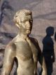 Antike Bronzefigur Bronze Mann Mit Ehrenkranz Degen Signiert Dachbodenfund 1900-1949 Bild 4