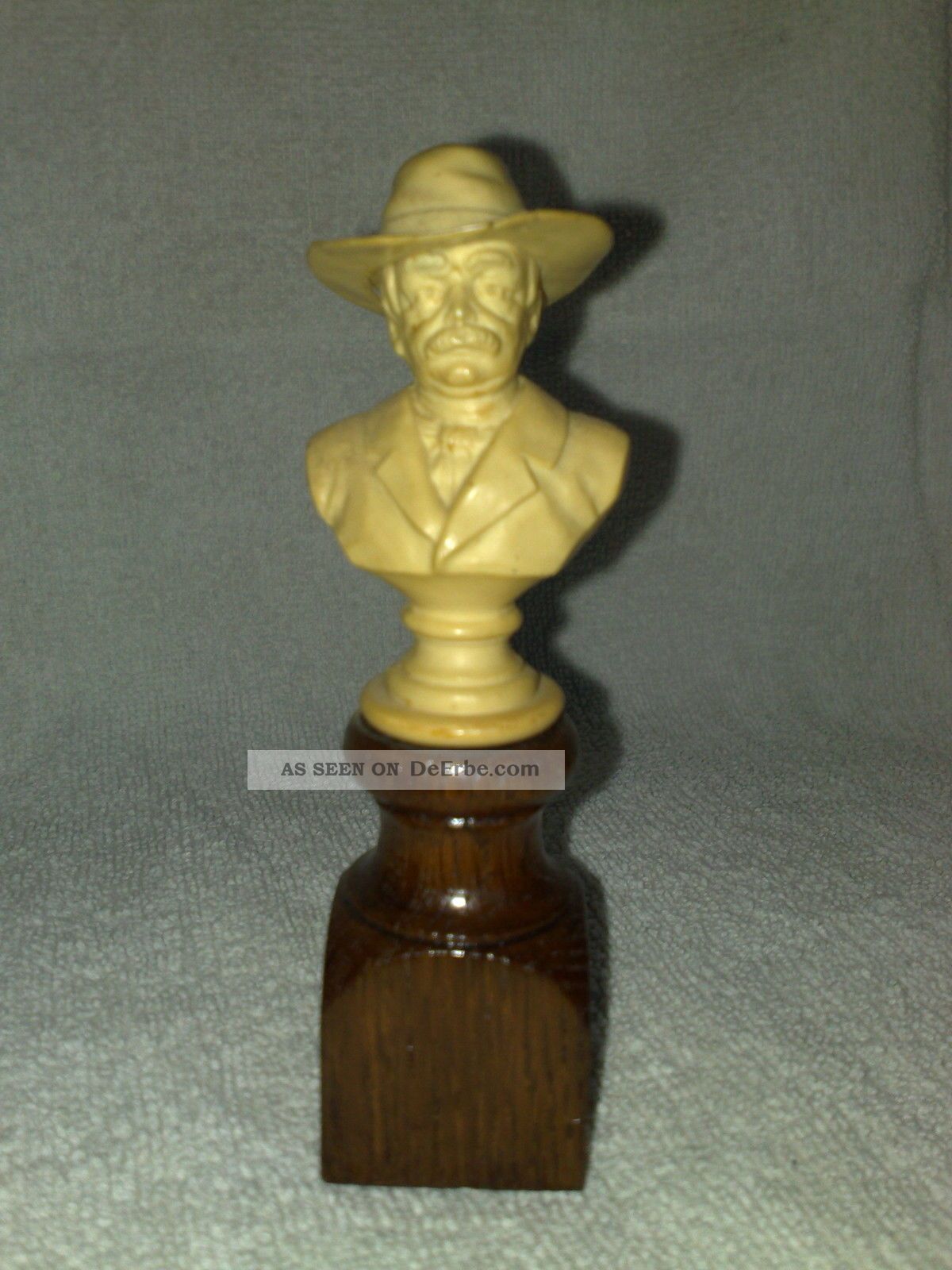Bismark Statue Auf Holzsockel. 1900-1949 Bild