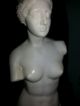 Signierte Statue.  Marmor? 1950-1999 Bild 1