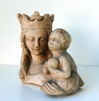 Gotisches Meisterwerk: Madonna Mit Kind,  Fragment Einer Tonplastik Bild