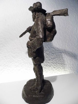 Handsignierte Skulptur Von Michael Garman - Cowboy - Trapper Serie Bild