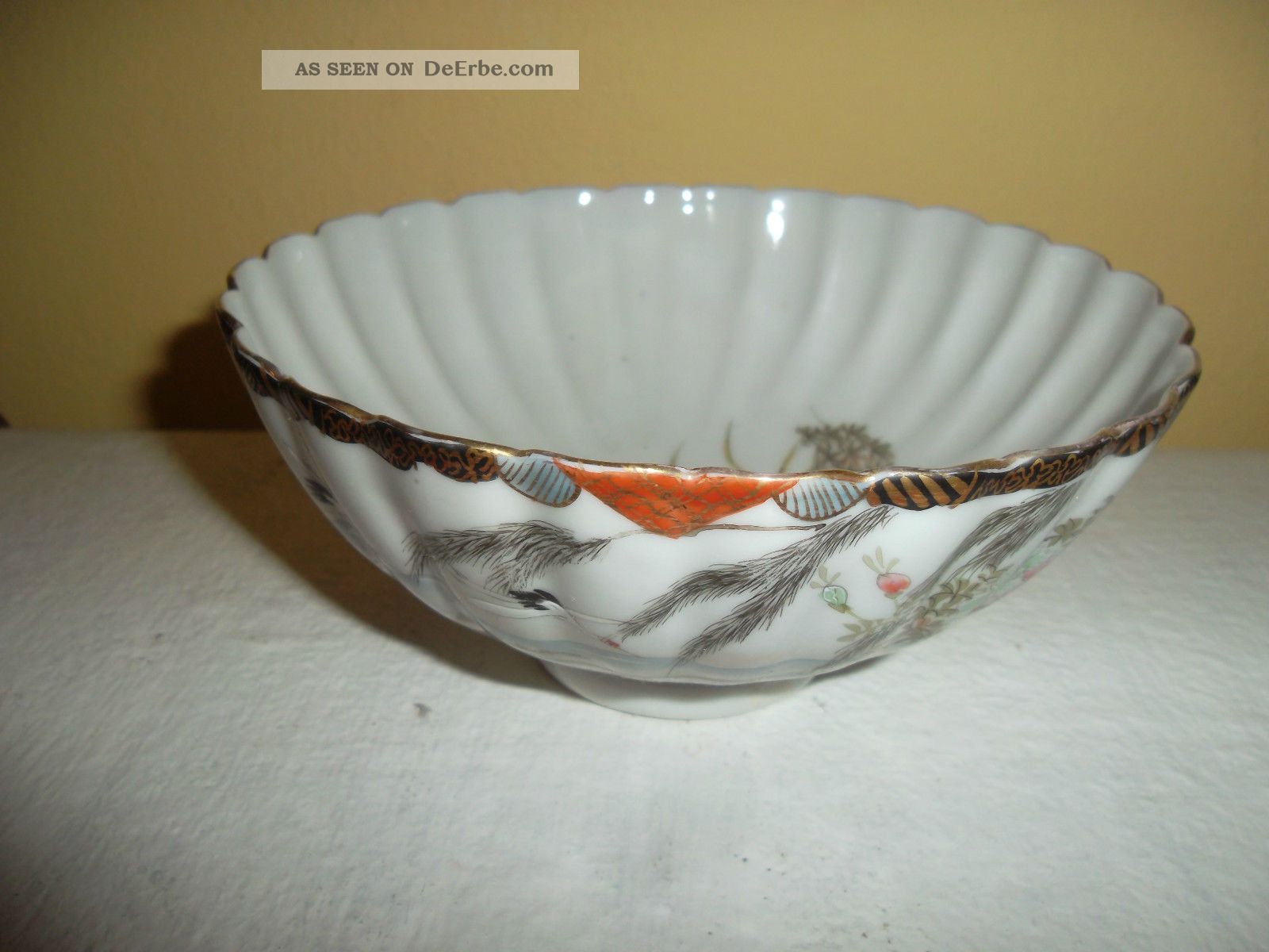 Antike Dünne Schale Aus Japan Um 1900,  Fein Bemalt,  In Wellen Gelegt,  Gemarkt Asiatika: Japan Bild