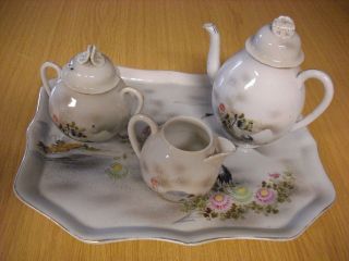 Teekanne,  Milchkännchen,  Zuckertopf - Altes Handgemaltes Porzellan Aus China Bild