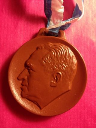 Goebel Geburtstags Medaille Dr.  Eugen Stocke 75 Jahre Keramik W.  Germany Bild
