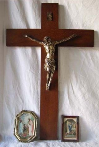 Konvolut Devotionalien: Kruzefix,  2 Heiligenbildnissen Um 1900 Bild
