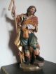 Hl.  Isidor Mit Stab - Holz/antik Gefaßt - 30 Cm - SÜdtirol - Gut Erhalten Skulpturen & Kruzifixe Bild 2