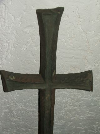 Großes Bronzekreuz - Kreuz - Kruzifix - Bildhauerarbeit Ca.  1 - 1 ½ Kg Bild