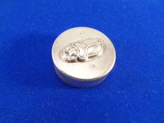 Kleine Dose Aus Silber,  Silberdose Mit Skarabäus / Small Silver Box With Scarab Bild
