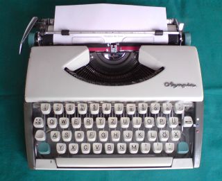 Mechanische Schreibmaschine Olympia De Luxe - Voll Funktionsfähig Bild