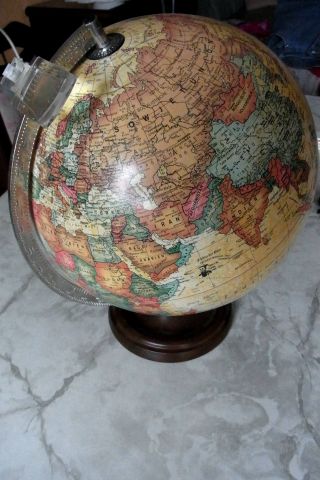Beleuchtete Scan Globe - - Fuß Aus Holz Und Leselupe (durchmesser 30 Cm) 1980 Bild