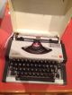 Tragbare Schreibmaschine,  Reise,  Olympia Traveller De Luxe,  Im Koffer Antike Bürotechnik Bild 1