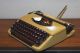 Olympia Splendid 66 Reiseschreibmaschine Mit Roten Tasten - überholt - Antike Bürotechnik Bild 1