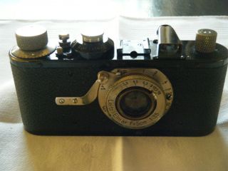 Leica I,  Ernst Leitz Wetzlar,  D.  R.  P. ,  Mit Elmar Leitz 1:3,  5/50mm Bild