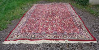 Schöner Teppich Im Orientalischen Stil Gehalten Mit Schönem Motiv,  Wert Teppich Bild