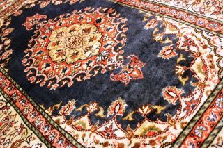 Antiker Seidenteppich Kayseri Seide Teppich Gebetsmotiv Top Silk Seta 139x90cm Bild
