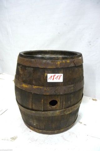 Nr.  1818.  Altes Holzfass Weinfass Fass Dekoration Fass Old Wooden Barrel Bild