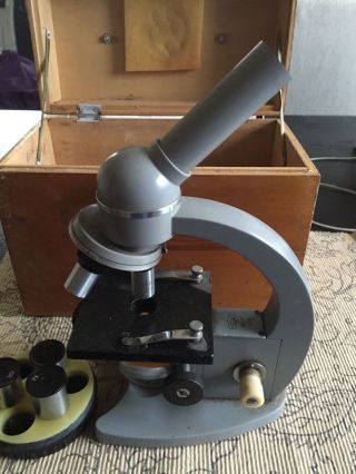 Altes Mikroskop In Holzkasten,  Bez.  Xsc - 05,  731136 Inkl.  Zubehör Bild