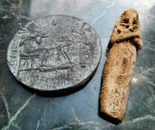 Ägyptika Der Amarnazeit.  Echnatonrelief Und Uschebti Bild