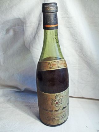 Chateauneuf Du Pape 1955 Bild