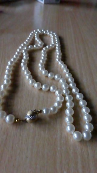 Schöne Echte Perlenkette Mit Schönem,  Vergoldeten Silberverschl. ,  Länge 88cm. Bild
