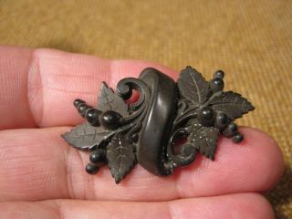 ▀ ▀ ▄ ▄ Sehr Alte Geschnitzte Brosche - - Um 1830 - - Bild