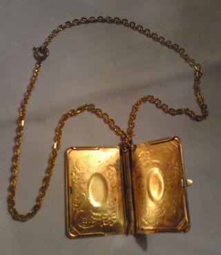 Kette 40 Cm Mit Amulett 4 Cm X 2,  8 Cm In Buchform Zum Aufklappen,  ??goldfarben?? Bild