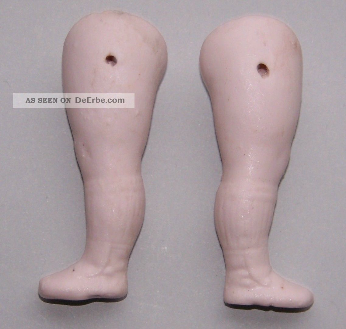 Alte Porzellan - Puppenbeine Ca.  6 Cm Lang - Ungereinig Puppen & Zubehör Bild