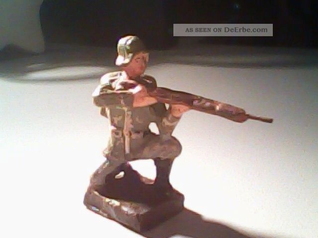 Masse - Kunststofffiguren - Leyla - Soldat Mit Marschgepäck Und K98 Gefertigt vor 1945 Bild