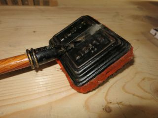 Aus Großmutters Zeiten: Alter Bohnerbesen,  Bohnerblocker Für Kinder Antik Selten Bild