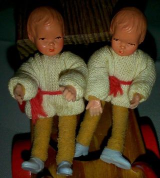 Biegepuppen Caco Canzler / Puppenstube Antik Zwillinge Zwei Puppen Bild