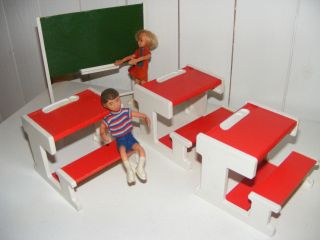 Puppenhaus Puppenschule,  2 Seltene Biegepuppen Bodo Hennig Puppe 1970er Jahre Bild